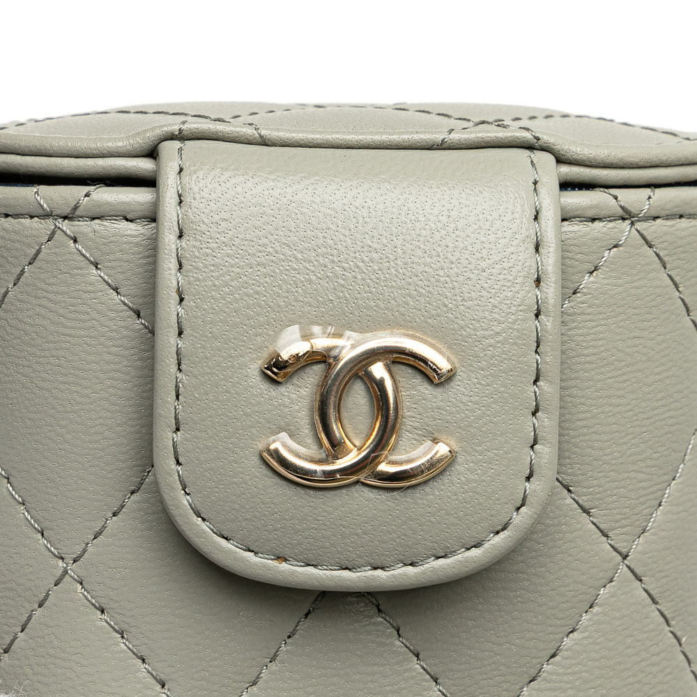 Pre-Loved Chanel Mini Lambskin Elegant Chain Vanity Case - Picture 9 of 11